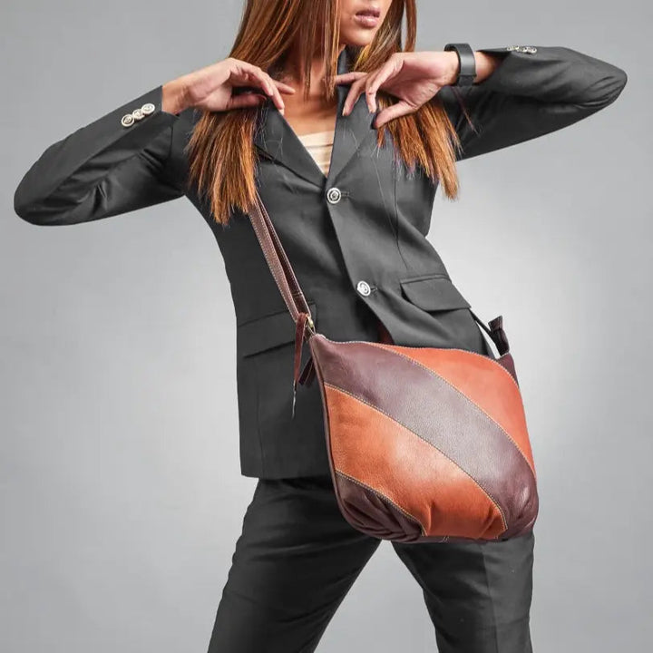 BEMÆRK: Kollektionsprøve. Style Cuba i supersmuk brun/cognac. Klassisk crossbody skuldertaske i blødt kvalitetslæder - Octopus Denmark