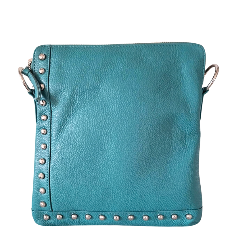 Style Quick i supersmukt turkisfarvet læder. Cool slingbag til skulder og crossbody m. flotte nitter
