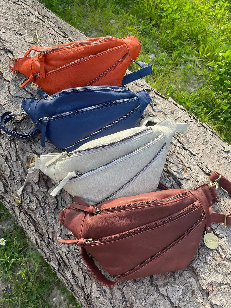BEMÆRK: Fotoprøve. Style Nanna i smukt brunt læder: Flot, cool bumbag i mellemstørrelse m. flot lynlåsdetalje Octopus Denmark
