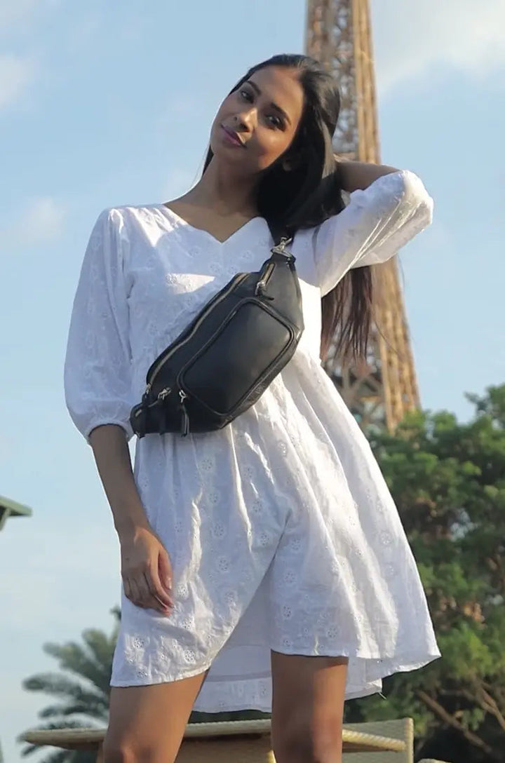 Style Norma i sort m. guld. Vidunderlig stor bumbag i læder m. masser af rum. Rolls-Royce modellen indenfor bumbags - Octopus Denmark