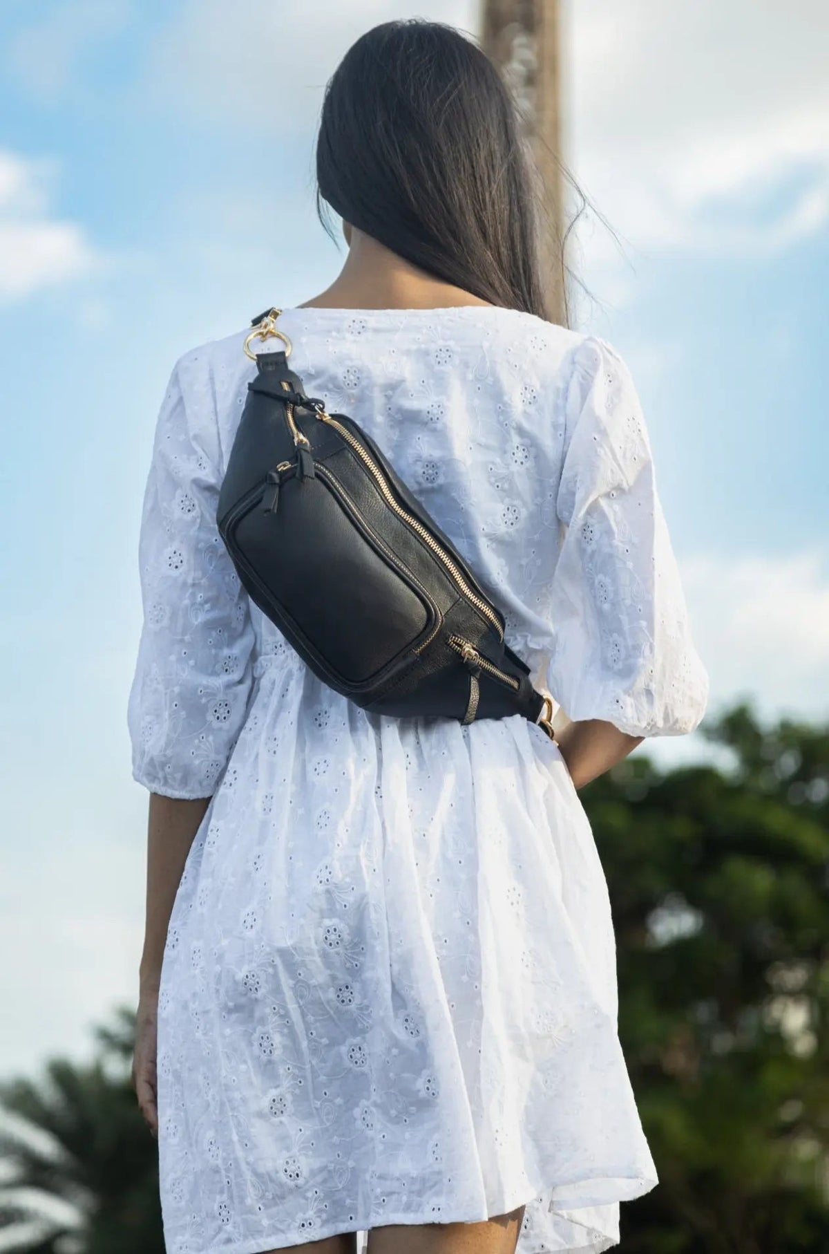  Style Norma i sort m. guld. Vidunderlig stor bumbag i læder m. masser af rum. Rolls-Royce modellen indenfor bumbags