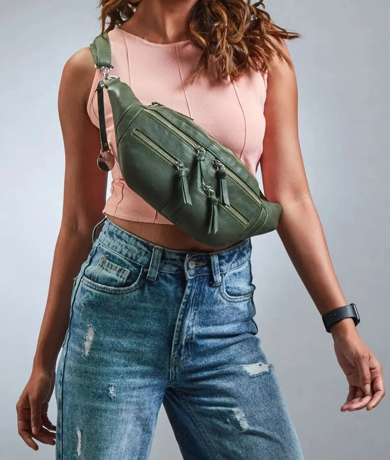 Style Honduras i flot armygrøn. Cool bumbag i kraftigt læder med masser af rum og lommer Octopus Denmark