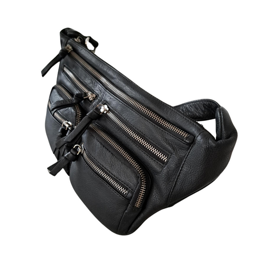 BEMÆRK: Kollektionsprøve. Style Parrot i sort. Meget stor unisex bumbag i smukt kvalitetslæder med otte udvendige rum/lommer