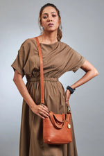 BEMÆRK: Kollektionsprøve. Style Monaco i smuk brun. Flot lædertaske til hånd, skulder & crossbody Octopus Denmark
