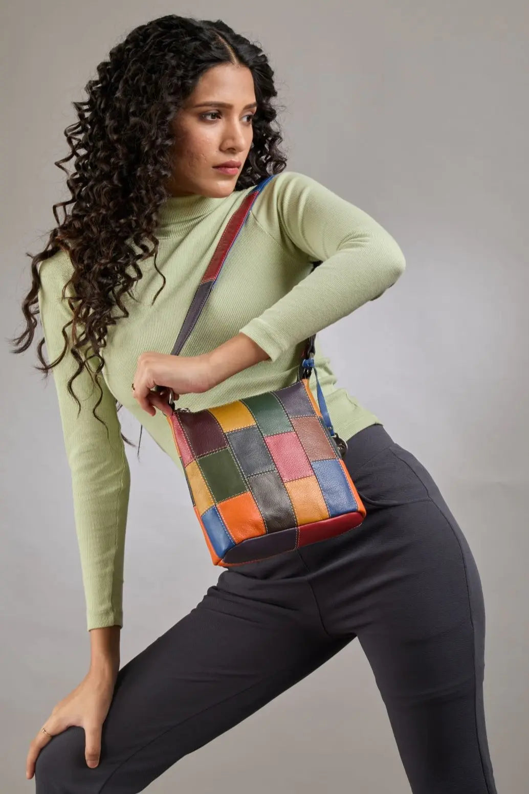  Style Quito i ny smuk multifarve. Superfed mindre slingbag til skulder og crossbody