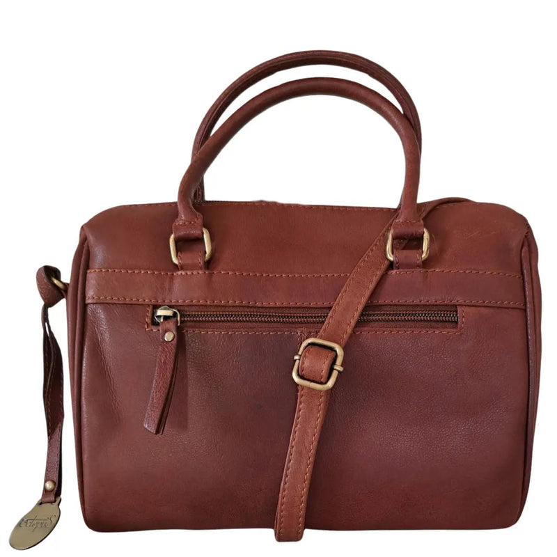 Style Palau i mørkebrun. Rummelig hånd- og skuldertaske i læder med messingdetaljer og flot vintagefinish Octopus Denmark