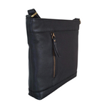 BEMÆRK: Kollektionsprøve. Style Pamala i smukt sort læder. Superlækker skulder- og crossbodytaske