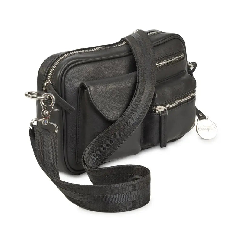 BEMÆRK: Kollektionsprøve. Style Olivia i sort med masser af rum og lommer. Suveræn skulder,- og crossbodytaske i flot læder - Octopus Denmark
