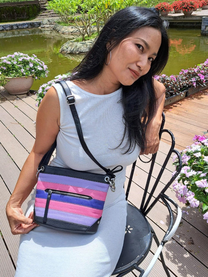 Style Quest i 4 smukke farver (sort, pink, lilla, rosa). Skøn crossover & skuldertaske i kraftigt kvalitetslæder