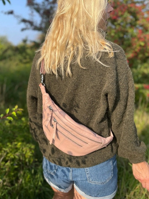 Style Cinta i smuk støvet rosa. Lækker kombineret bumbag / bæltetaske i flot læder Octopus Denmark