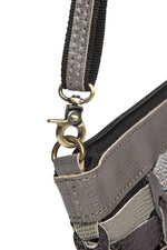 Style Elfa (kun få stk. på lager). Skøn skulder- crossbodytaske i håndflettet skind i grå/sort Octopus Denmark