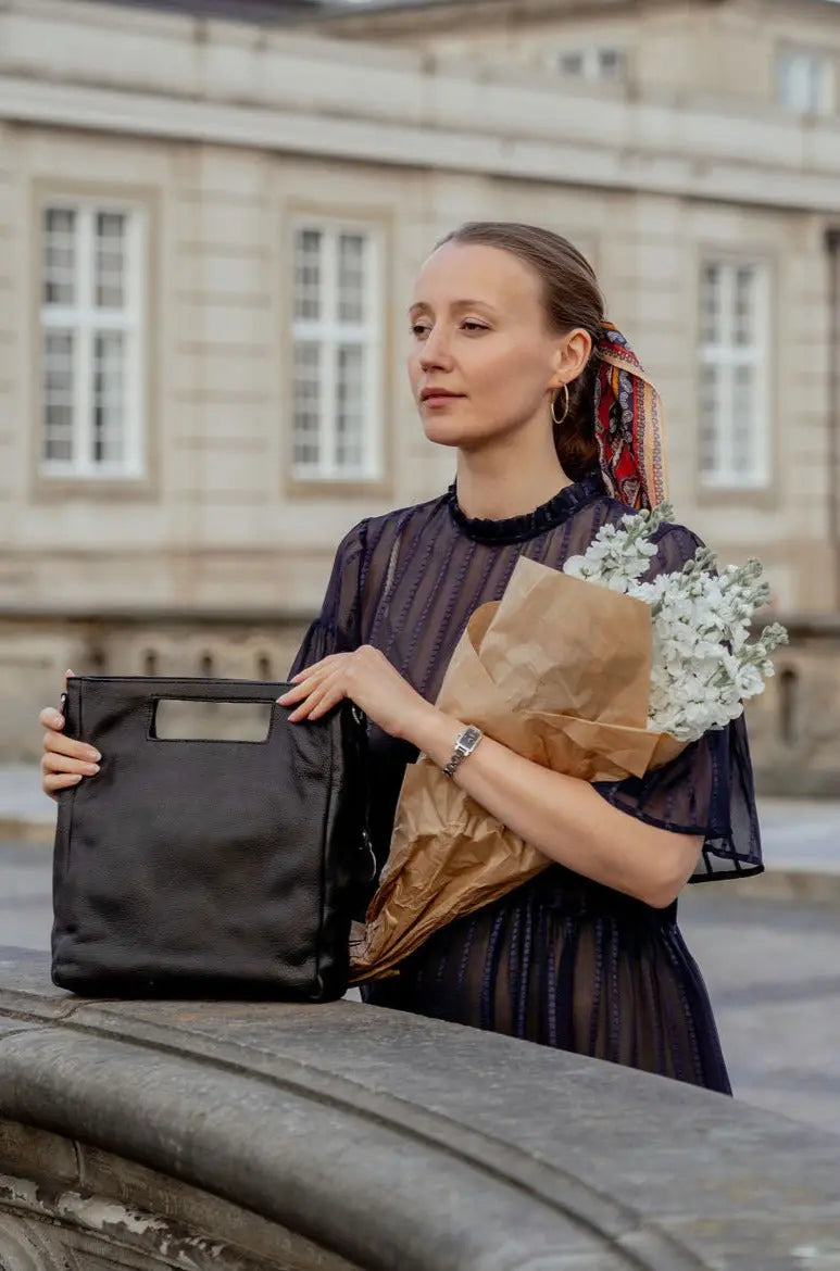 Style Gloria i sort læder. Smuk og eksklusiv håndtaske / skuldertaske / crossbody Octopus Denmark