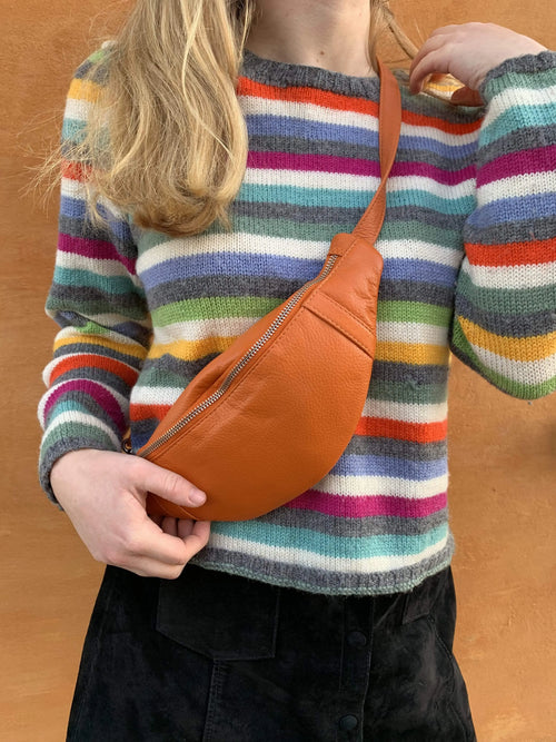 Style Ivory i orange. Mindre bumbag m. lynlås på front og bagside - Octopus Denmark (4354376237126)