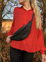 Style Ivory i sort. Mindre bumbag m. lynlås på front og bagside - Octopus Denmark (4354378924102)