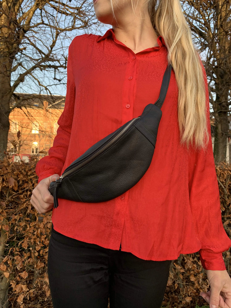 Style Ivory i sort. Mindre bumbag m. lynlås på front og bagside - Octopus Denmark (4354378924102)