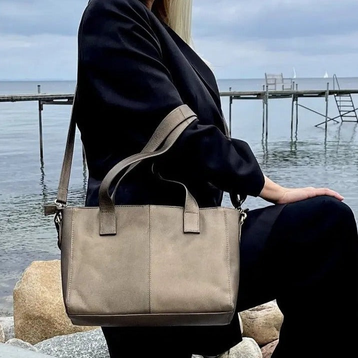 Style Leeds: lædertaske i smuk bronzefarve. Smuk og klassisk shopper, hånd, skulder- og crossovertaske Octopus Denmark