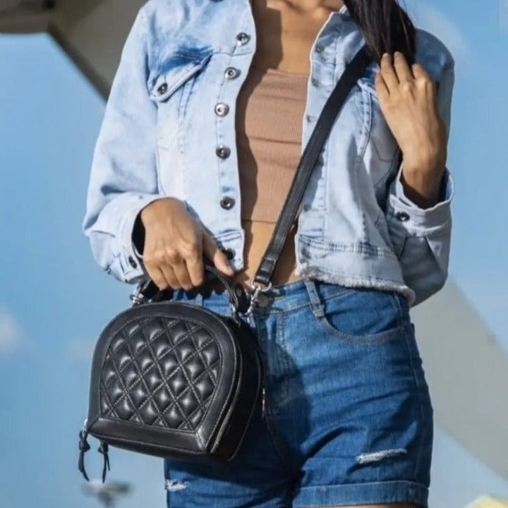  BEMÆRK: Kollektionsprøve. Style Nuuk. Vidunderlig, chik og iøjnefaldende hånd- skulder- crossbody-taske i smukt læder