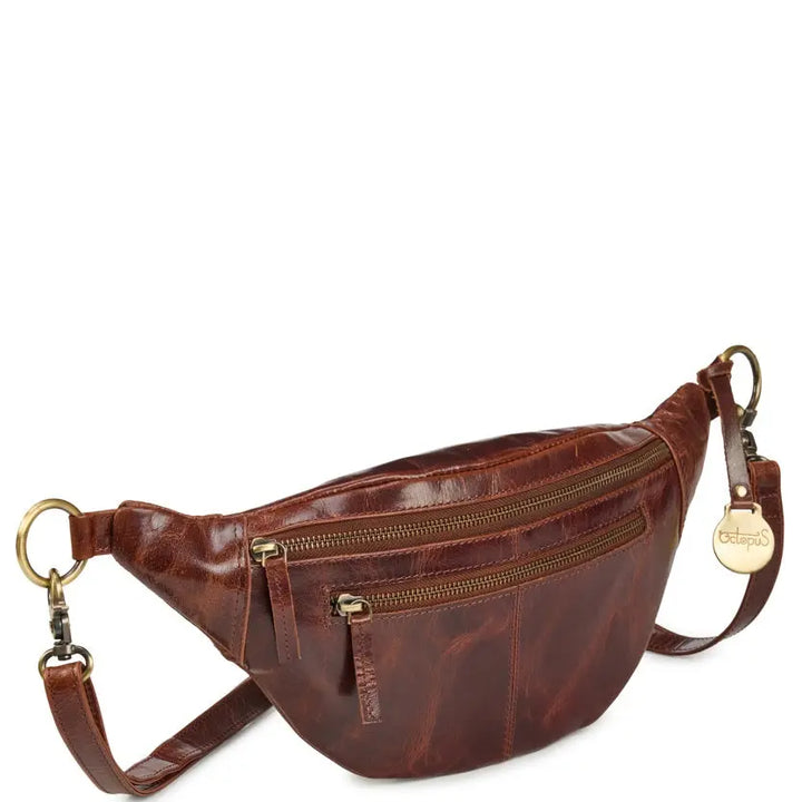 Style Odense i smukt mørkebrunt vintagelæder. Lækker, cool og rå unisex bumbag / bæltetaske i mellemstørrelse