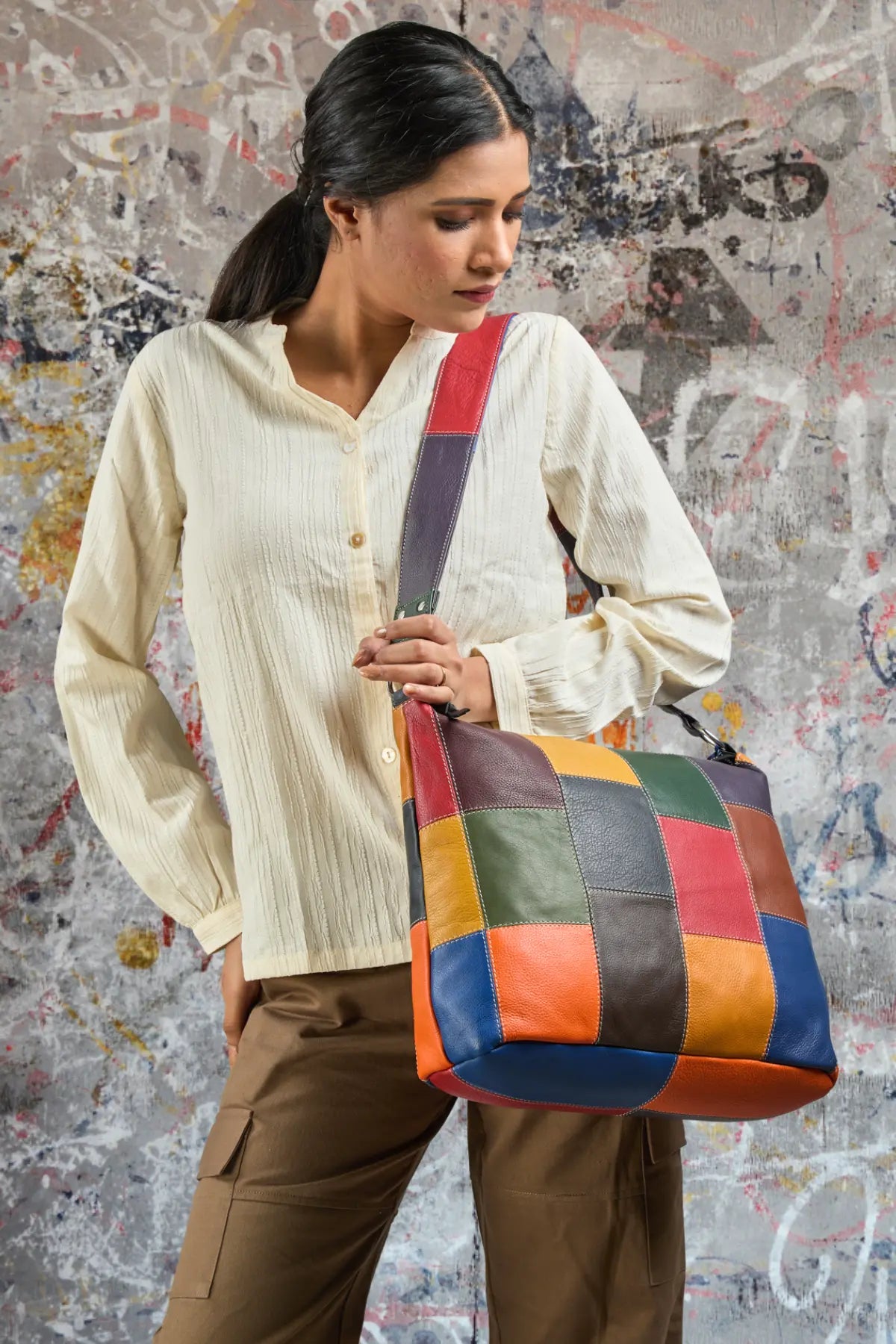  Style Olympia i smuk multifarve. Superfed og stor shopper til skulder og crossbody
