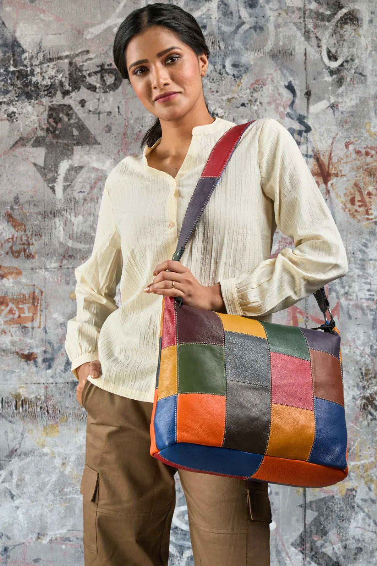  Style Olympia i smuk multifarve. Superfed og stor shopper til skulder og crossbody