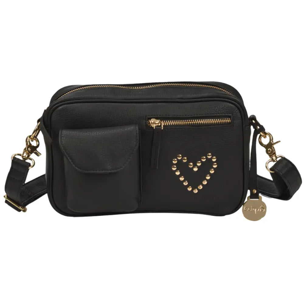  Style Orion i sort m. skønt hjerte af nitter i guld. Suveræn skulder,- og crossbodytaske med fittings i guld