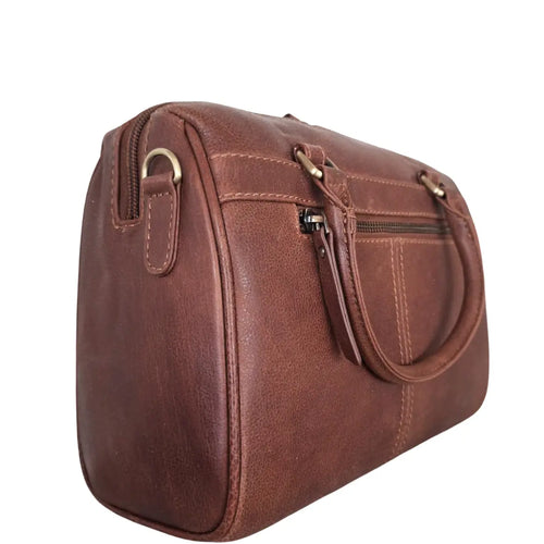 Style Palau i mørkebrun. Rummelig hånd- og skuldertaske i læder med messingdetaljer og flot vintagefinish Octopus Denmark