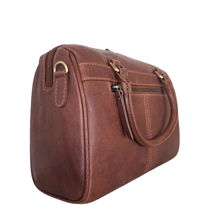 Style Palau i mørkebrun. Rummelig hånd- og skuldertaske i læder med messingdetaljer og flot vintagefinish Octopus Denmark