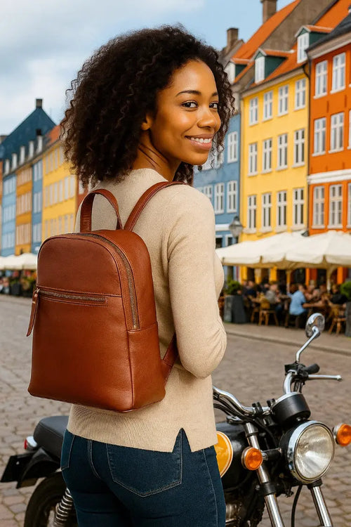 Style Palmas i mørke/chokoladebrun. Suveræn, klassisk unisex rygsæk i flot kvalitetslæder med vintagefinish Octopus Denmark