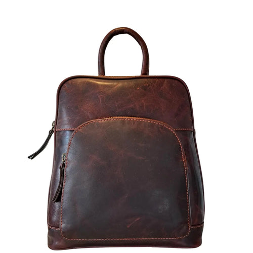 Style Peru i smukt mørkebrunt læder. Funktionel og stilfuld unisex rygsæk i buff oily-læder med et råt, mat finish og fede detaljer Octopus Denmark