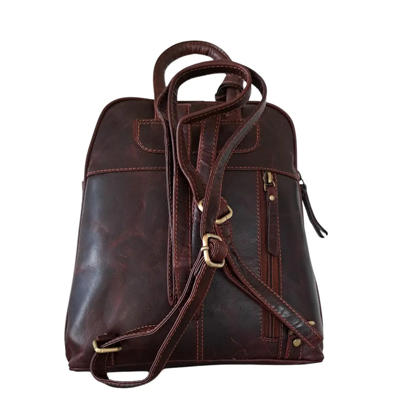 Style Peru i smukt mørkebrunt læder. Funktionel og stilfuld unisex rygsæk i buff oily-læder med et råt, mat finish og fede detaljer Octopus Denmark