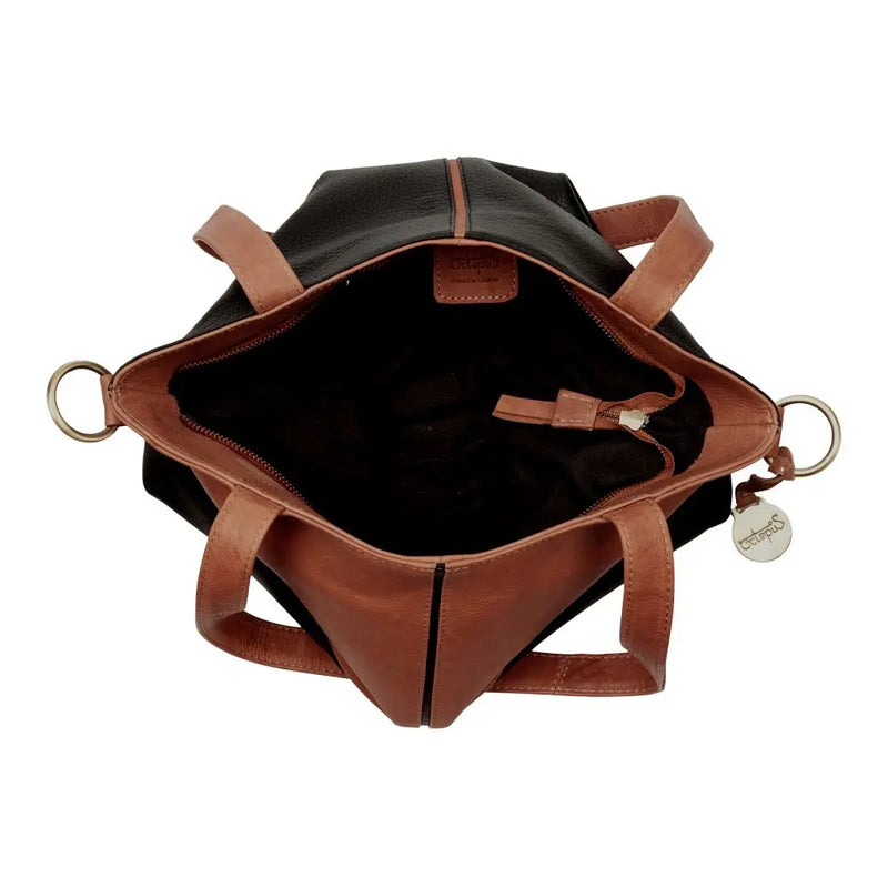 Style Naples i sort/cognac-brun. Denne vidunderlige hånd,- skulder- og crossbodytaske har forskellige farver på for- og bagside Octopus Denmark